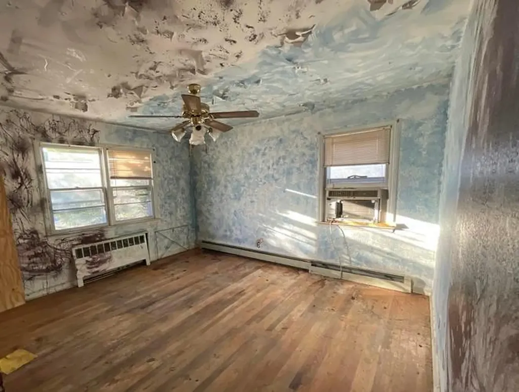 55 S Brookside Avenue Freeport NY 11520