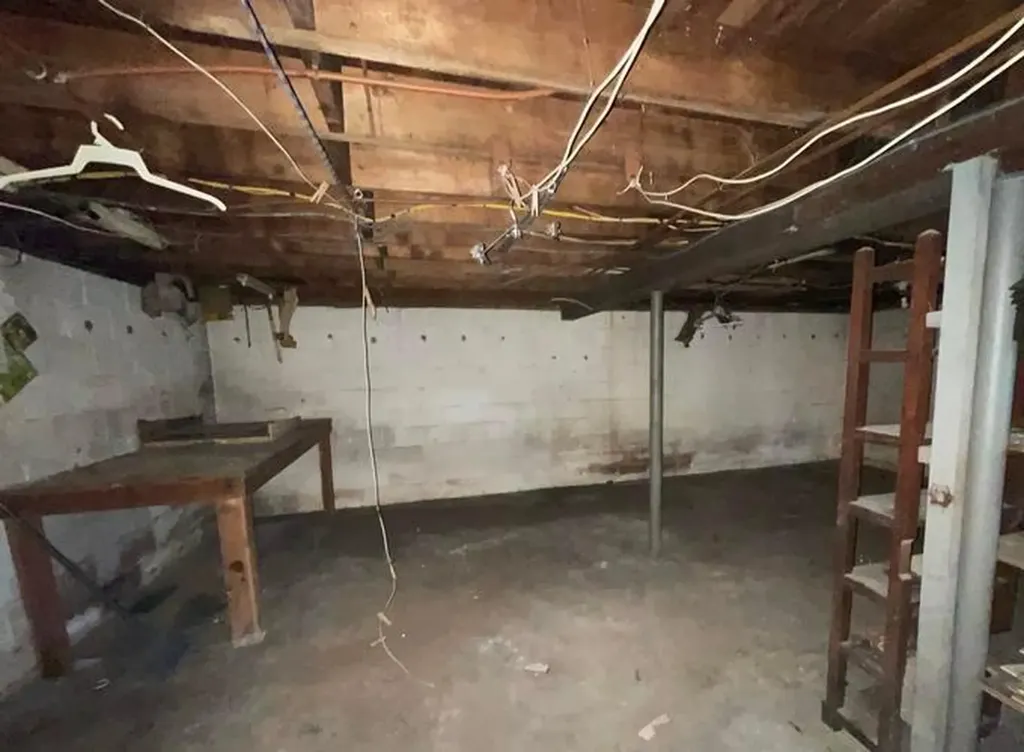 55 S Brookside Avenue Freeport NY 11520