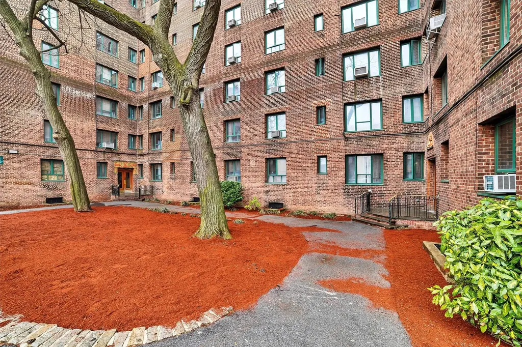 1725 Purdy Street Bronx NY 10462