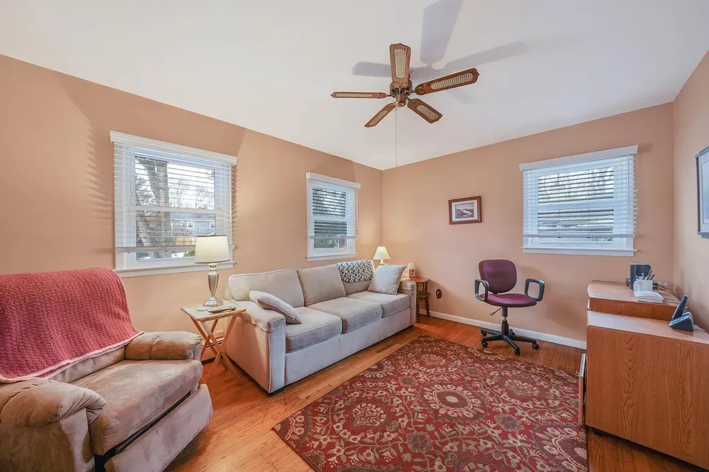4 Burford Drive Commack NY 11725