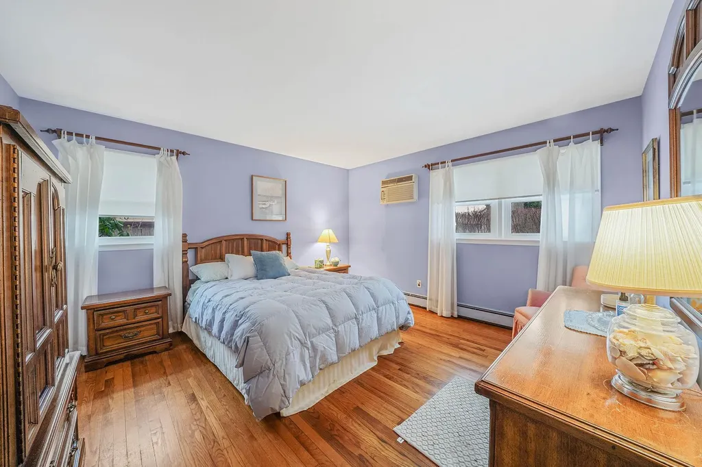 4 Burford Drive Commack NY 11725