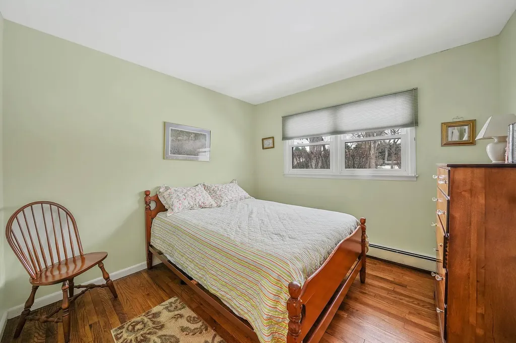 4 Burford Drive Commack NY 11725
