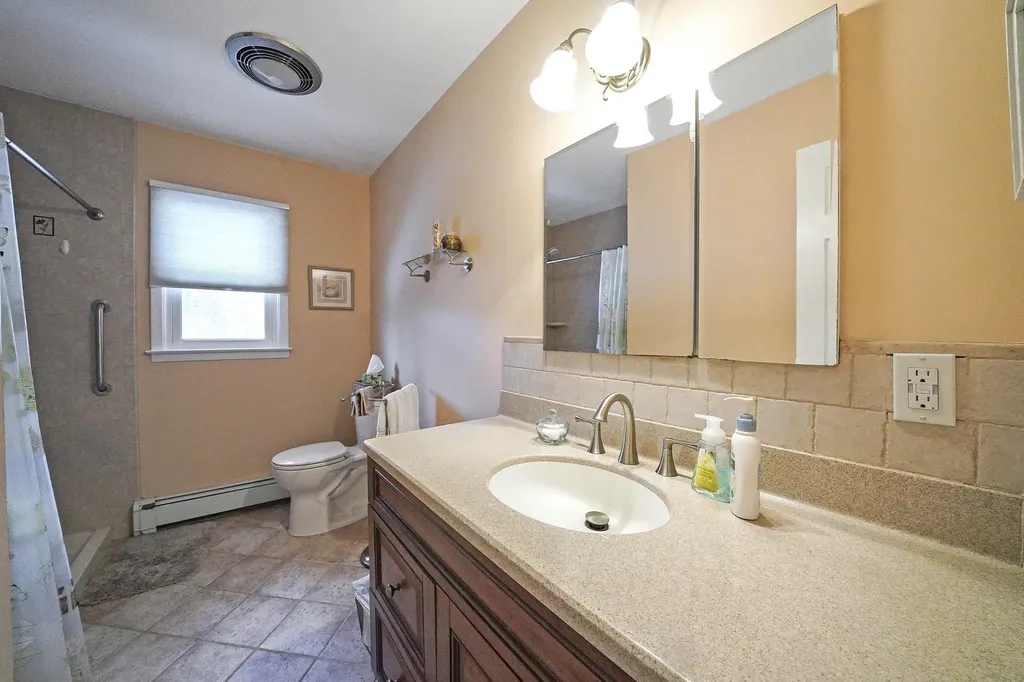 4 Burford Drive Commack NY 11725