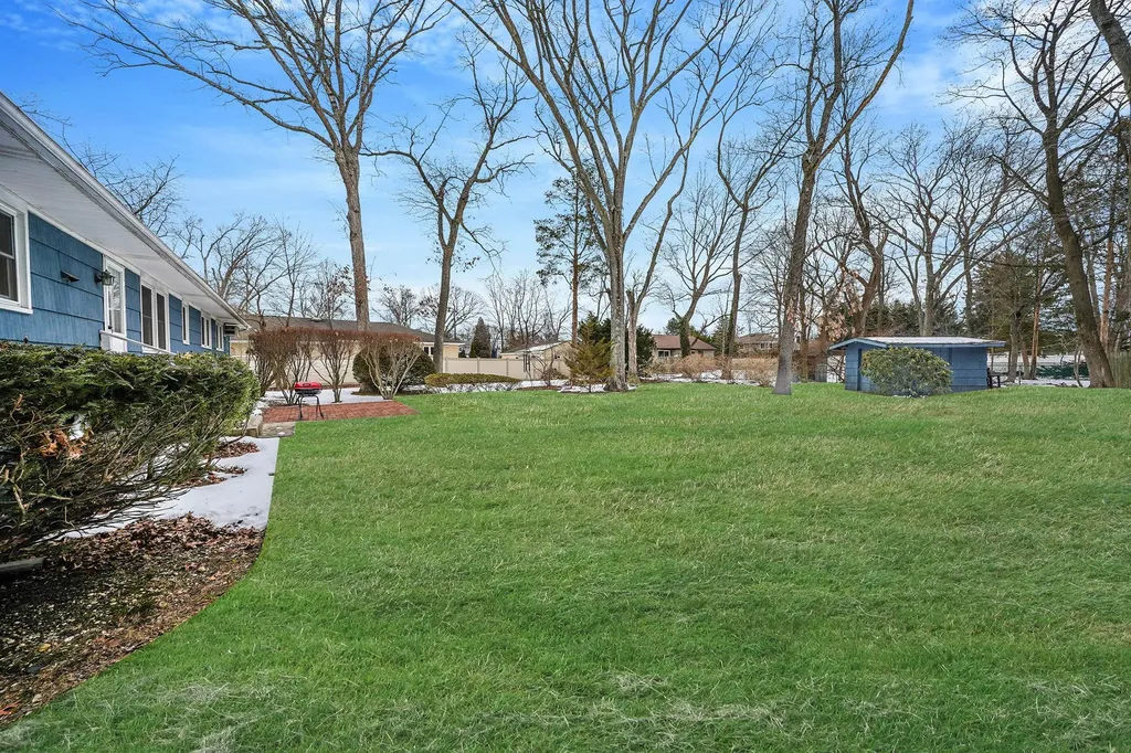 4 Burford Drive Commack NY 11725