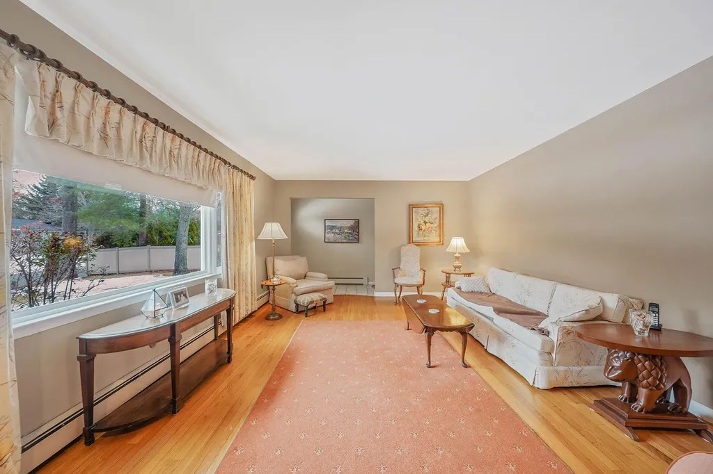 4 Burford Drive Commack NY 11725