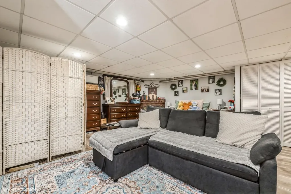 4613 193rd Street Flushing NY 11358
