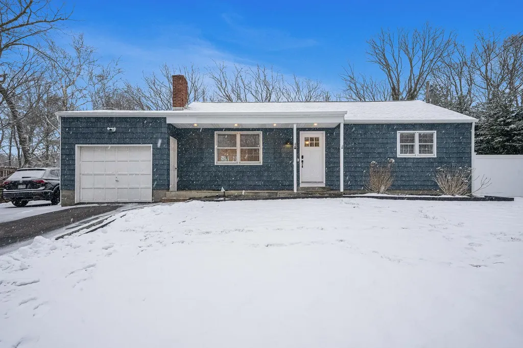 23 Zenith Road Brookhaven NY 11778