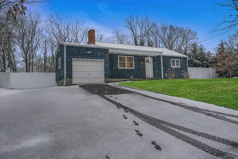 23 Zenith Road Rocky Point NY 11778