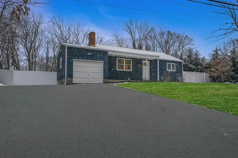 23 Zenith Road Rocky Point NY 11778