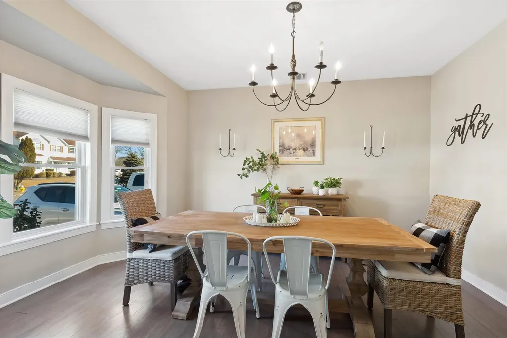 16 Embassy Road Selden NY 11784