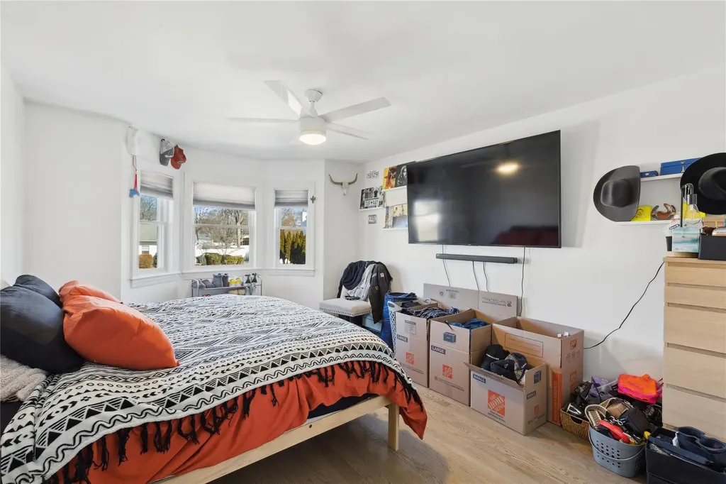 16 Embassy Road Selden NY 11784