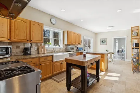 16 Embassy Road Selden NY 11784