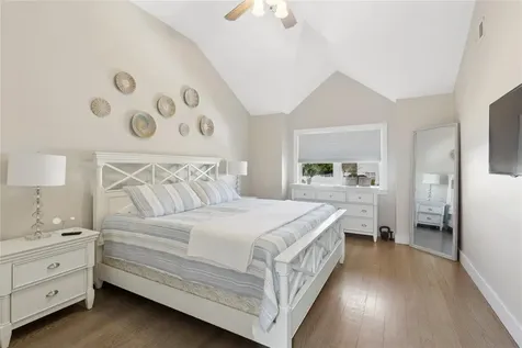 16 Embassy Road Selden NY 11784