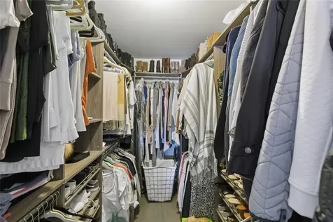 16 Embassy Road Selden NY 11784