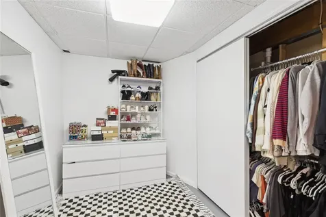 16 Embassy Road Selden NY 11784