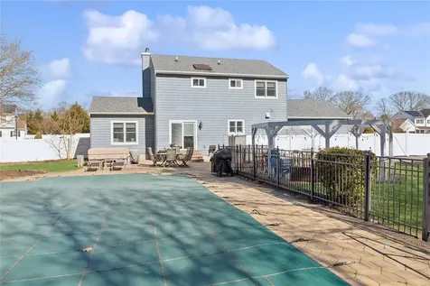 16 Embassy Road Selden NY 11784