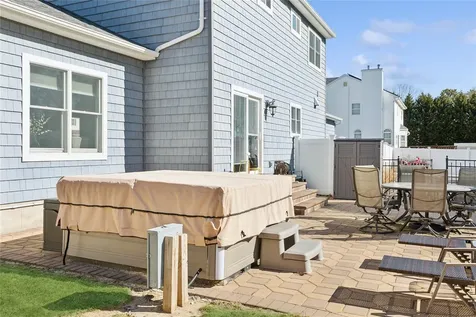 16 Embassy Road Selden NY 11784