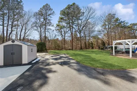 16 Embassy Road Selden NY 11784