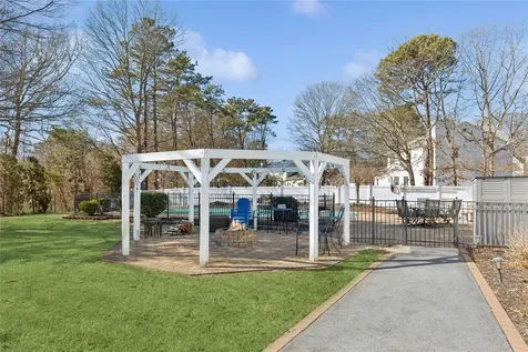 16 Embassy Road Selden NY 11784