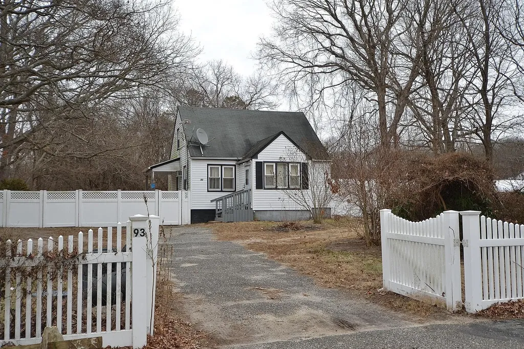 93 Wilson Avenue Brookhaven NY 11763
