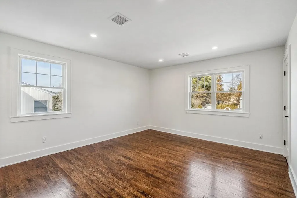 78 Barry Lane Syosset NY 11791