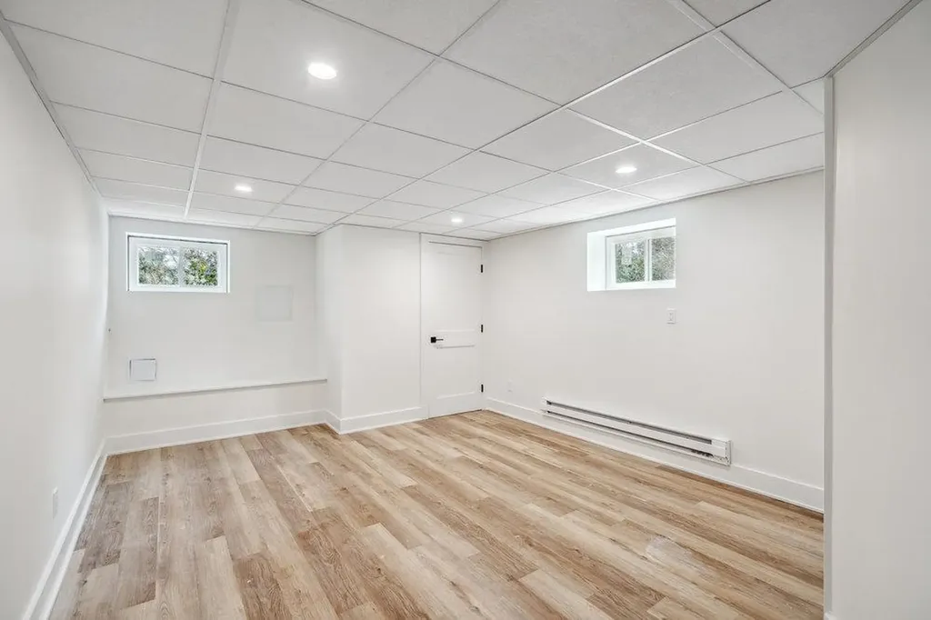 78 Barry Lane Syosset NY 11791