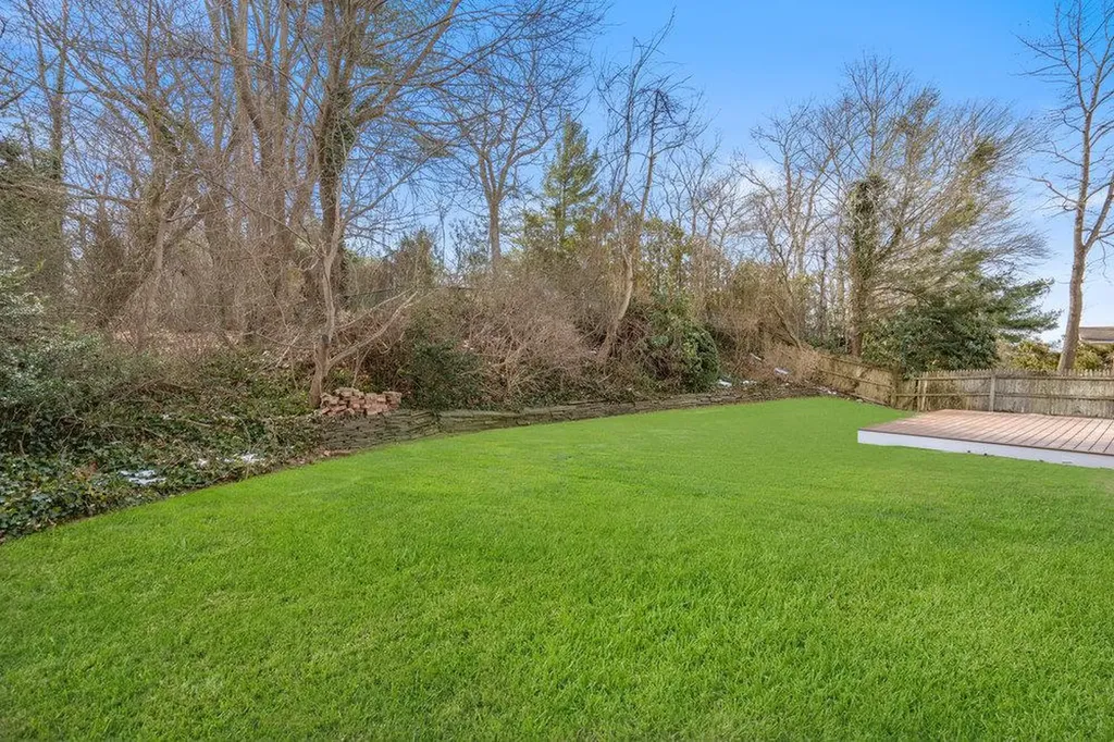 78 Barry Lane Syosset NY 11791
