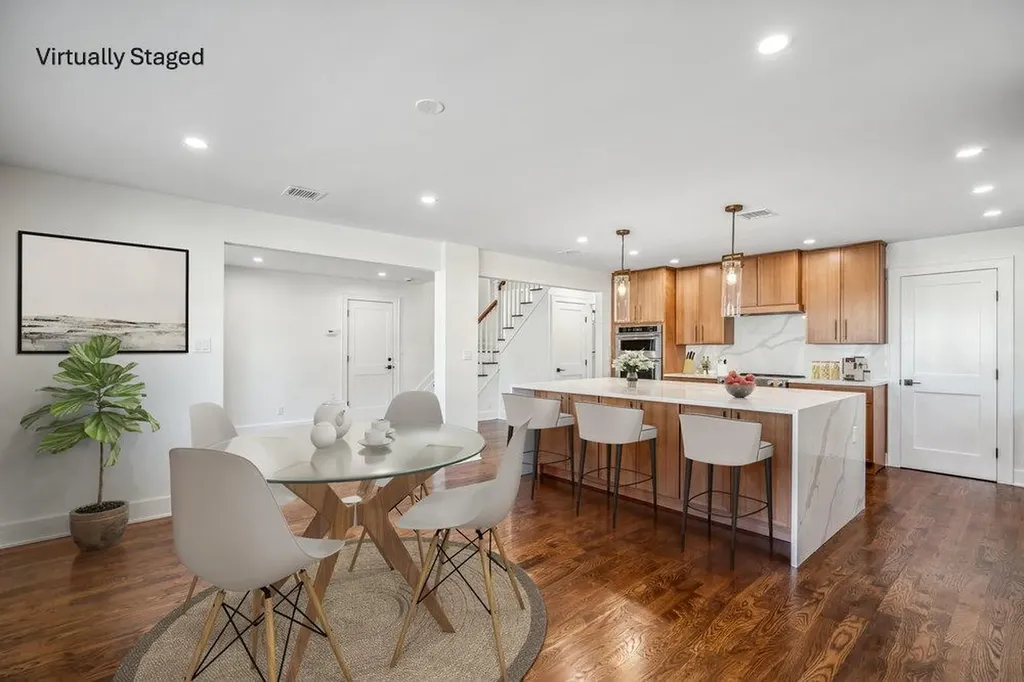 78 Barry Lane Syosset NY 11791