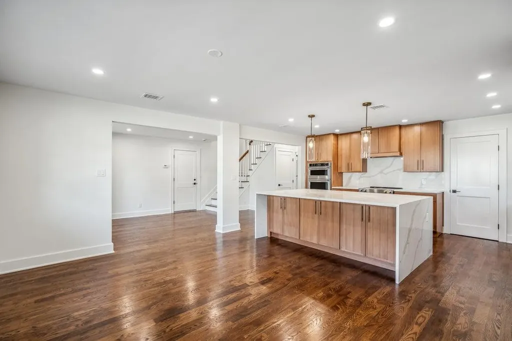 78 Barry Lane Syosset NY 11791