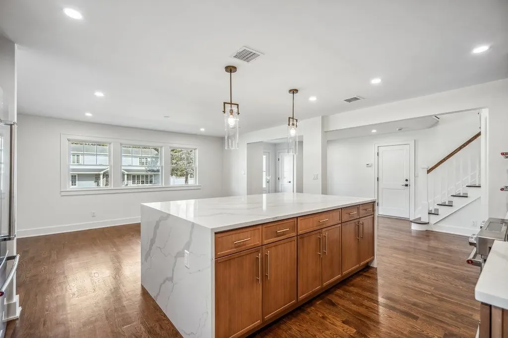 78 Barry Lane Syosset NY 11791