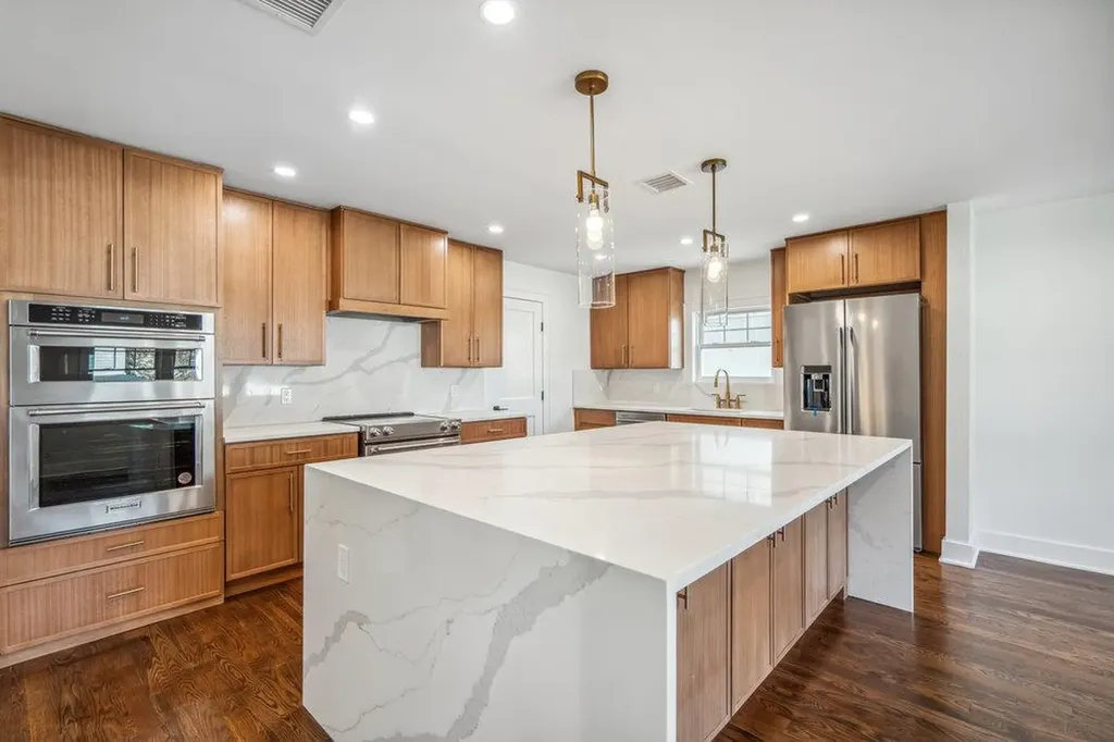 78 Barry Lane Syosset NY 11791