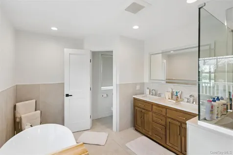 169 Mott Street Oceanside NY 11572
