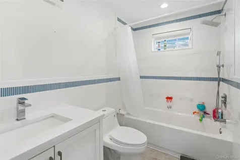 169 Mott Street Oceanside NY 11572