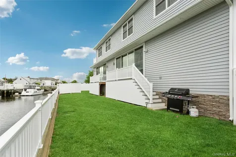 169 Mott Street Oceanside NY 11572