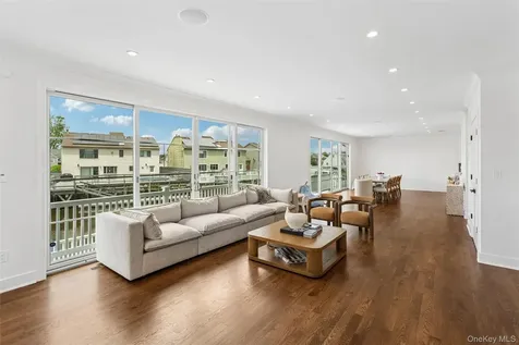 169 Mott Street Oceanside NY 11572