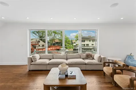 169 Mott Street Oceanside NY 11572