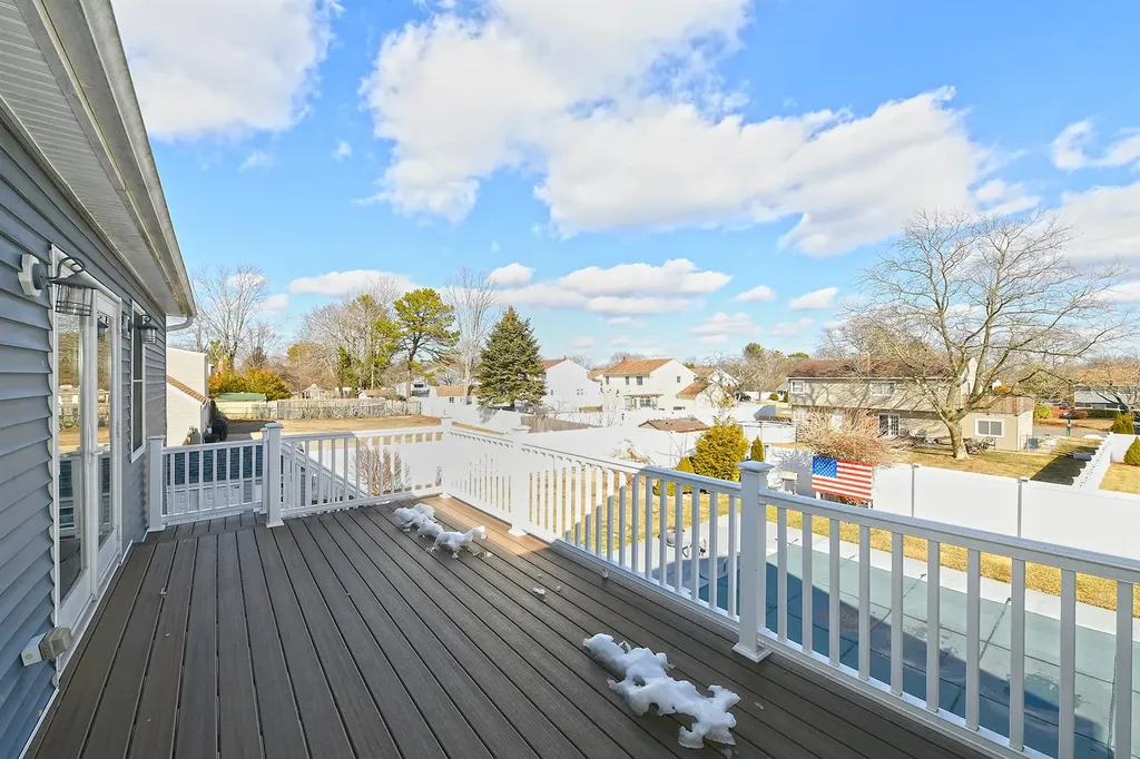 7 Redpine Drive Medford NY 11763