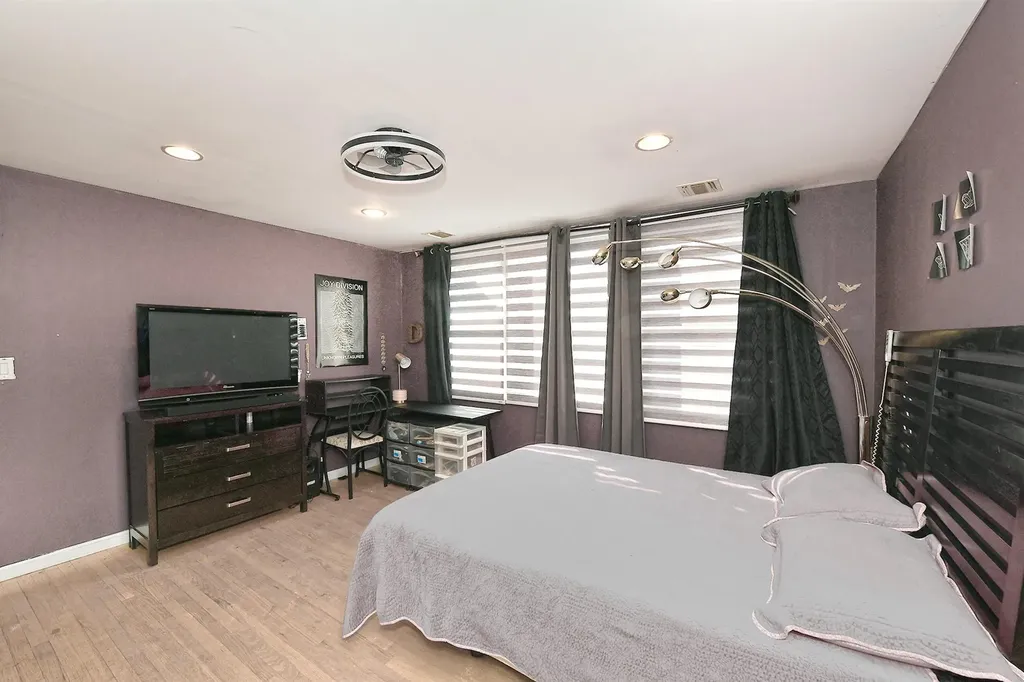 7 Redpine Drive Medford NY 11763