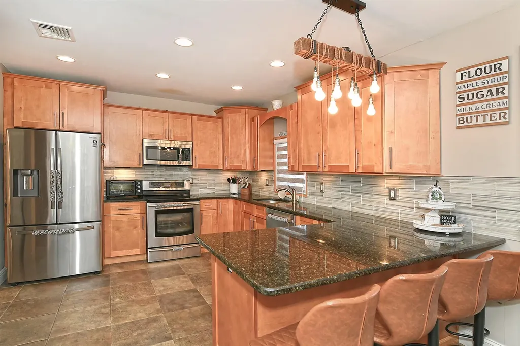 7 Redpine Drive Medford NY 11763