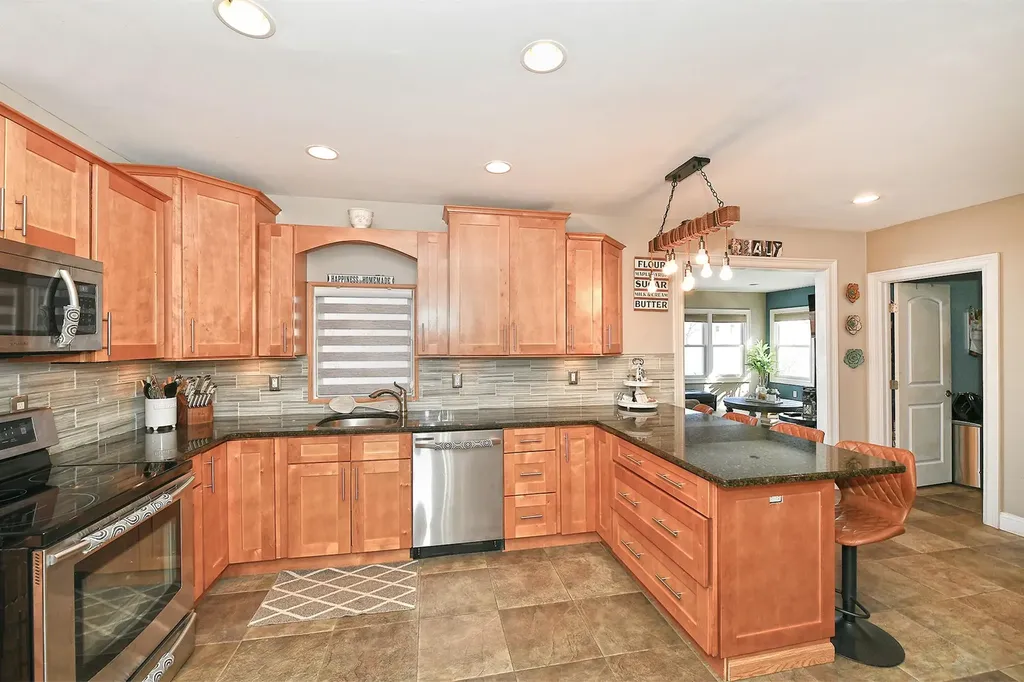 7 Redpine Drive Medford NY 11763