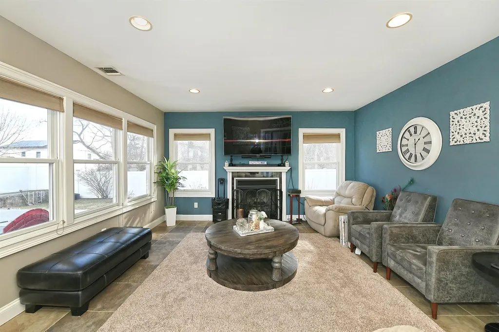 7 Redpine Drive Medford NY 11763