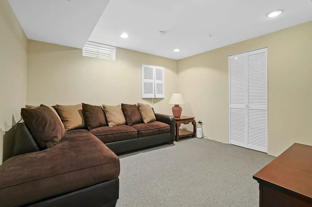 196 Foltim Way Congers NY 10920