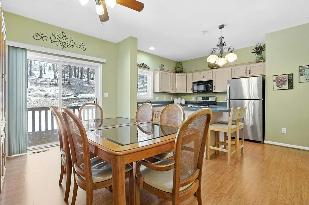 196 Foltim Way Congers NY 10920