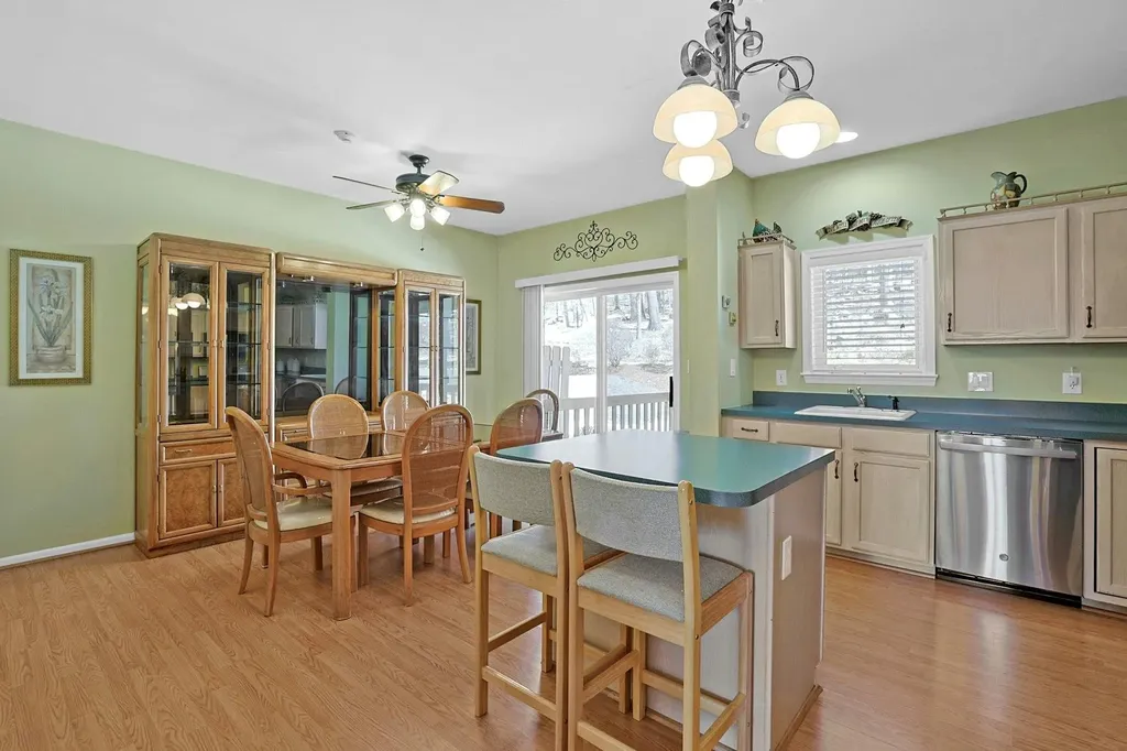 196 Foltim Way Congers NY 10920