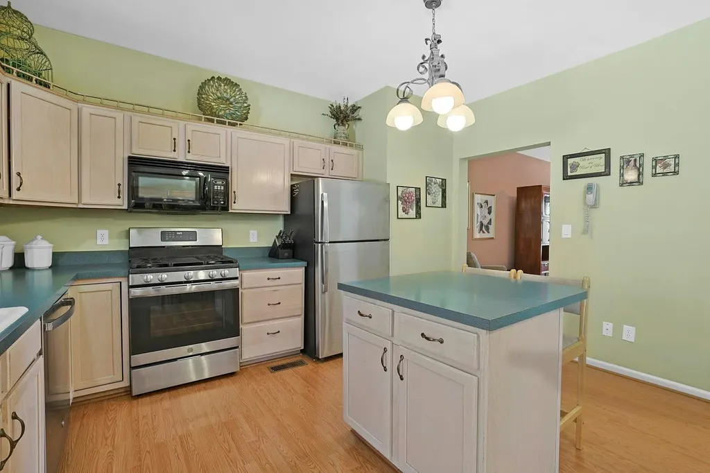 196 Foltim Way Congers NY 10920