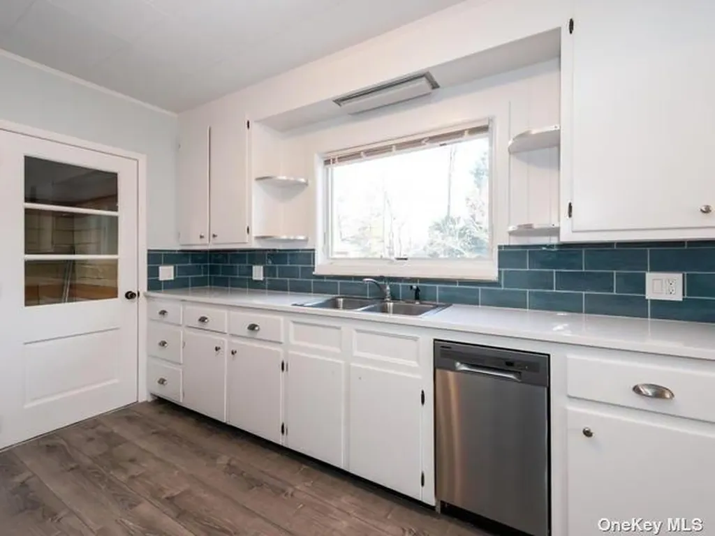 23 Randou Drive Huntington NY 11743