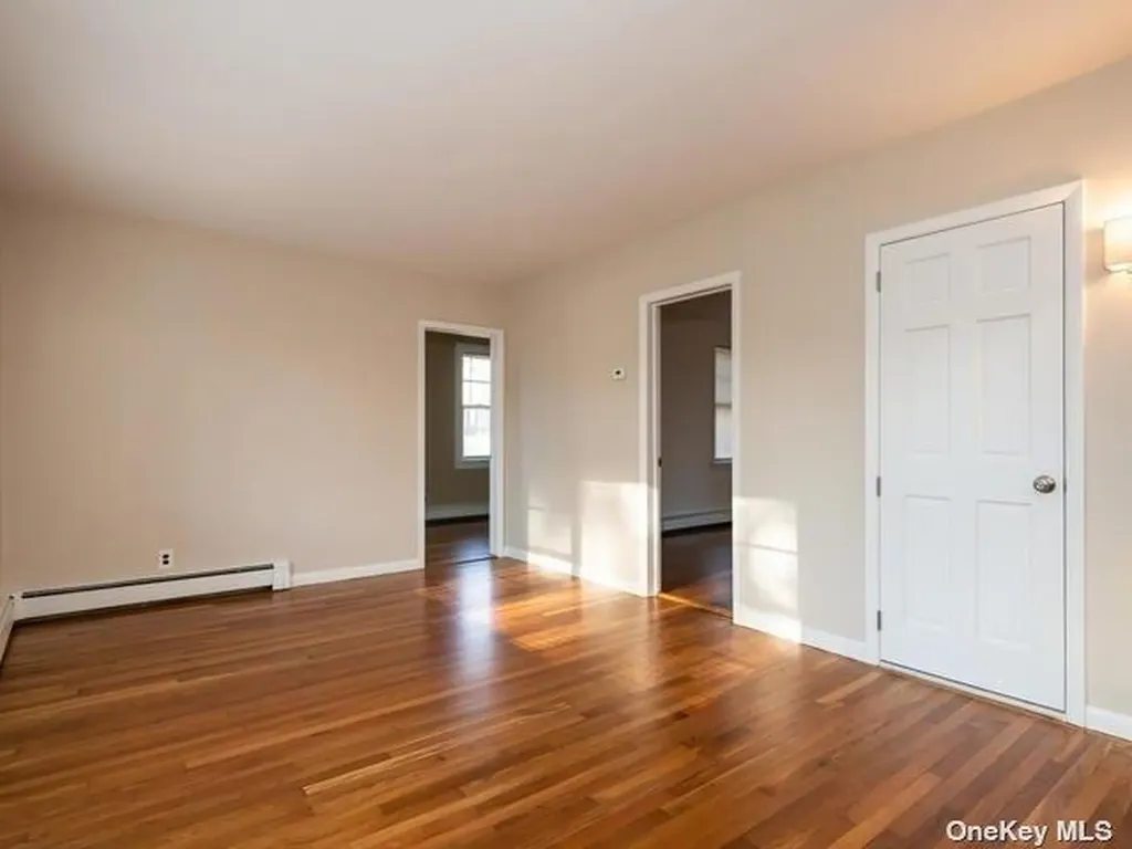 23 Randou Drive Huntington NY 11743