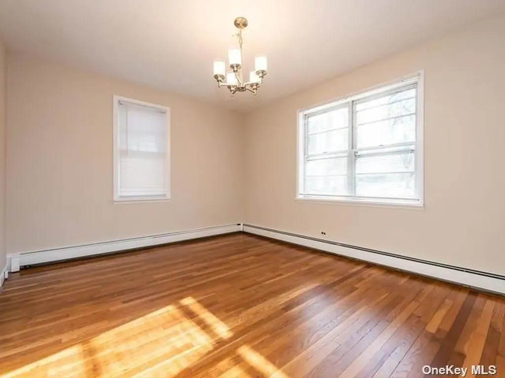 23 Randou Drive Huntington NY 11743