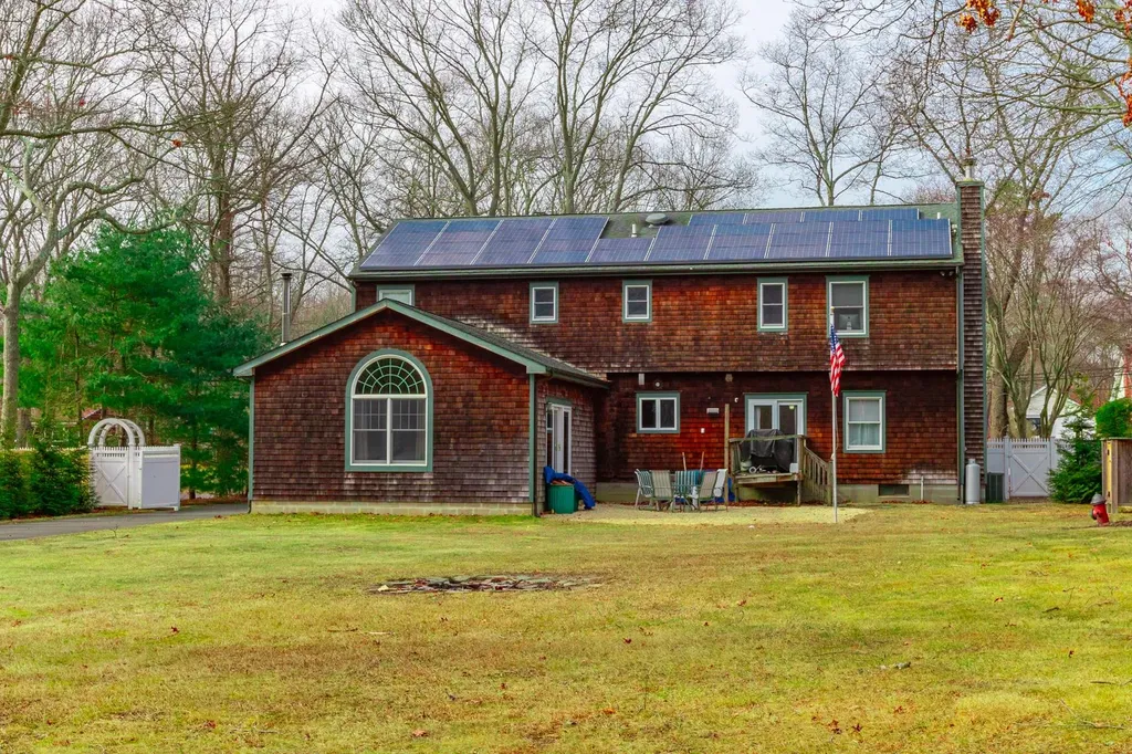 127 Blake Avenue Bohemia NY 11716