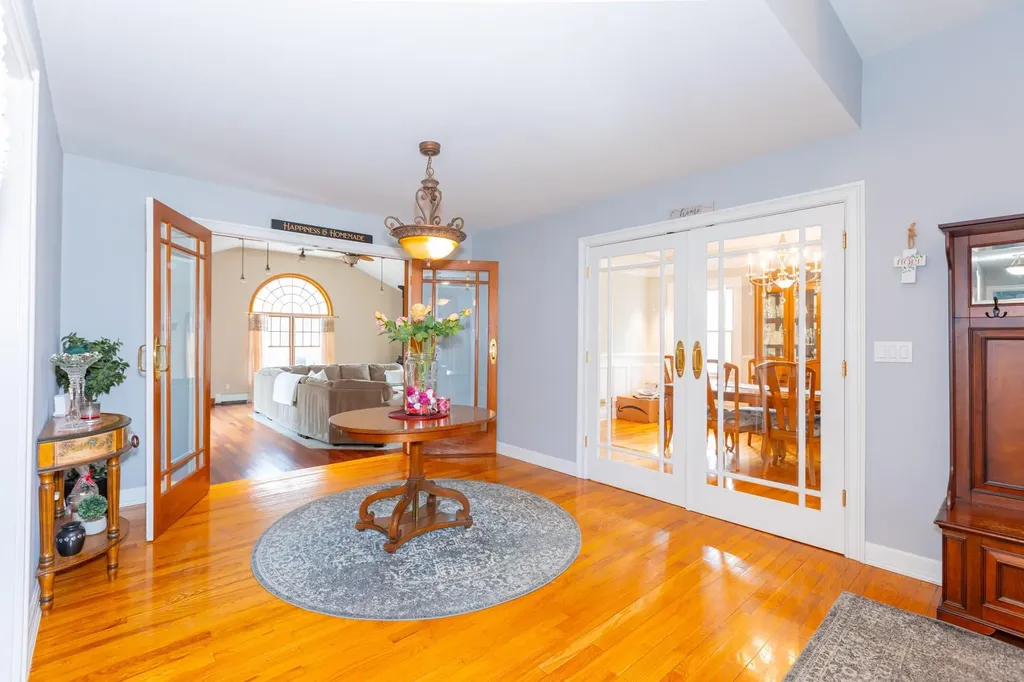 127 Blake Avenue Bohemia NY 11716
